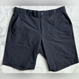 Gap Fit performance Shorts - Sz US 33